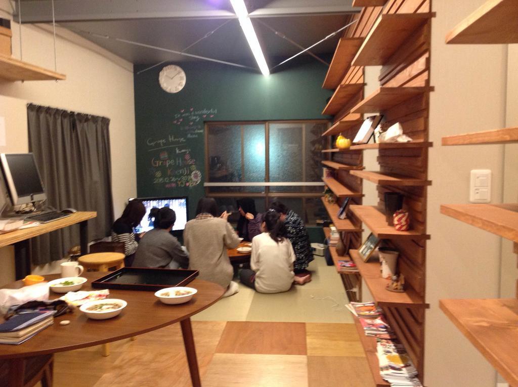 Grapehouse Koenji Vandrarhem Tokyo prefektur Exteriör bild
